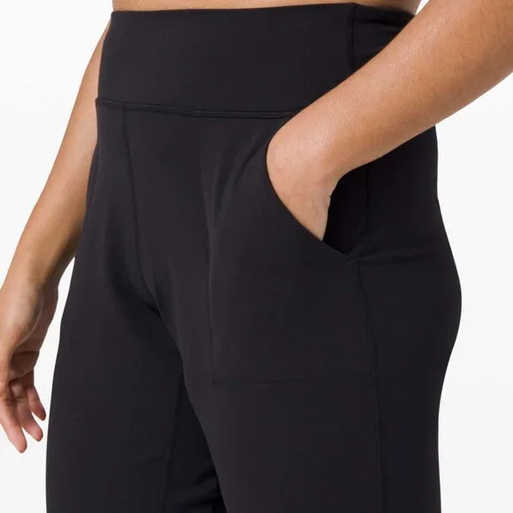 Lululemon Align Jogger in black - Picture 3 of 8